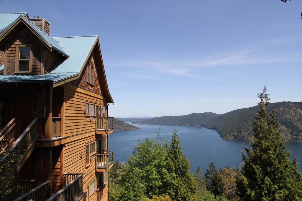 Moon Water Lodge Malahat Ngoại thất bức ảnh