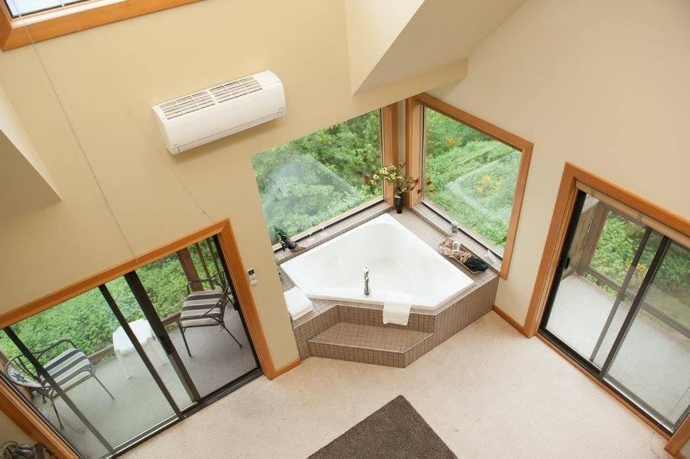 Moon Water Lodge Malahat Ngoại thất bức ảnh