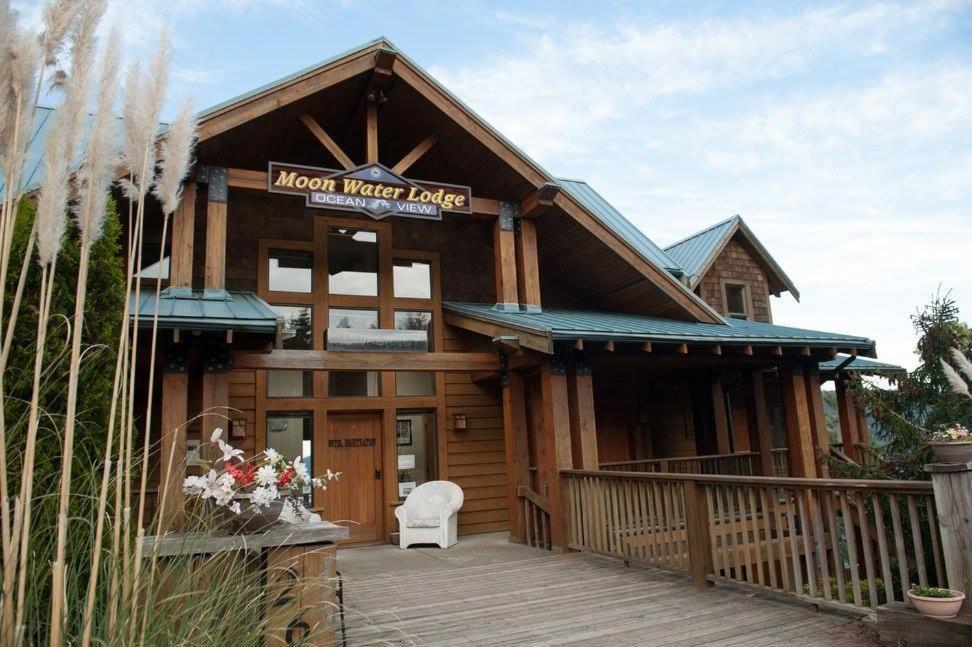 Moon Water Lodge Malahat Ngoại thất bức ảnh