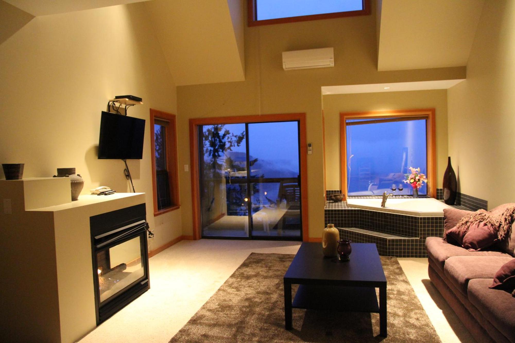 Moon Water Lodge Malahat Phòng bức ảnh