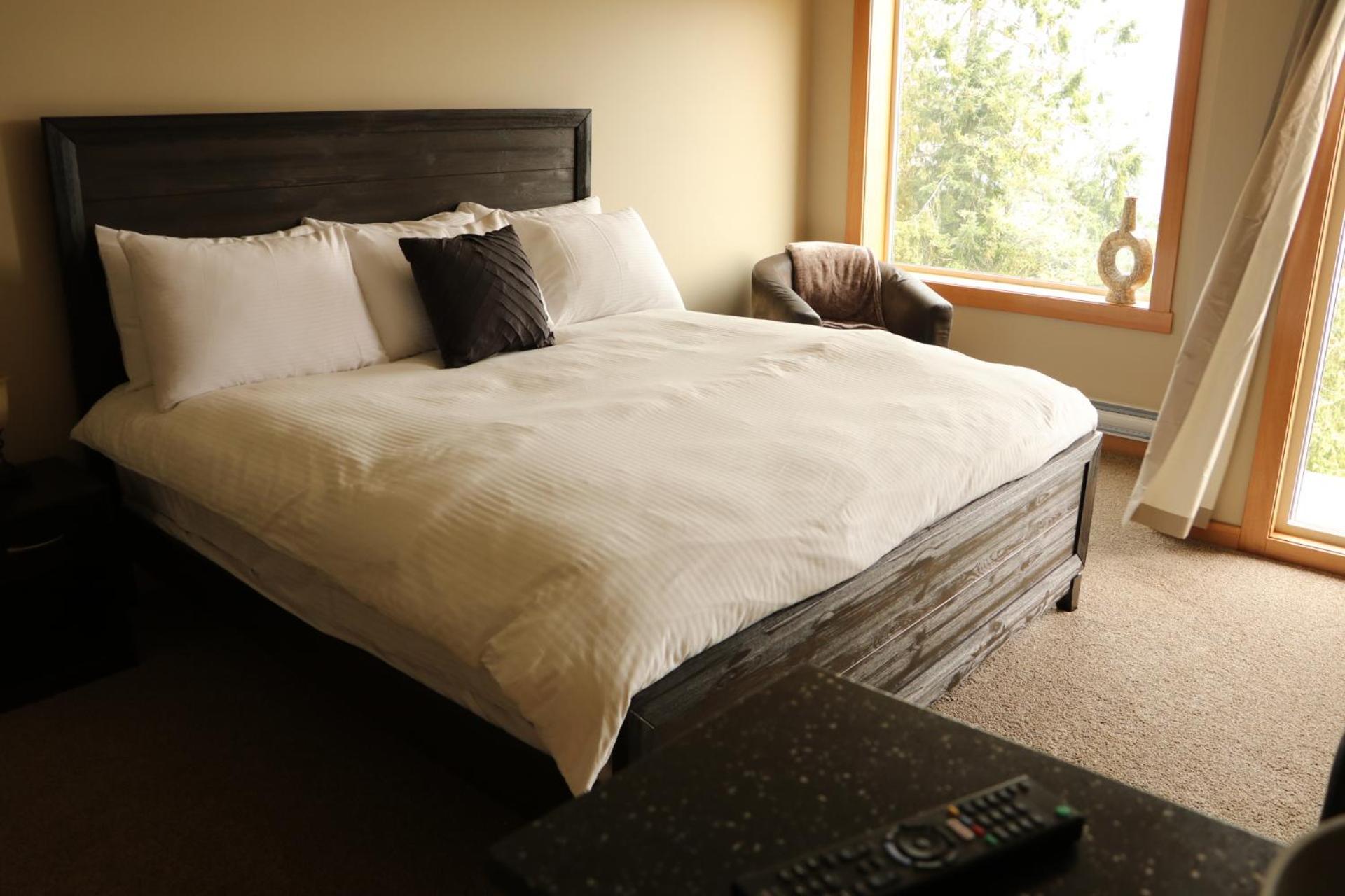 Moon Water Lodge Malahat Ngoại thất bức ảnh