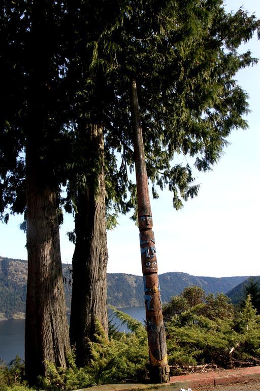 Moon Water Lodge Malahat Ngoại thất bức ảnh