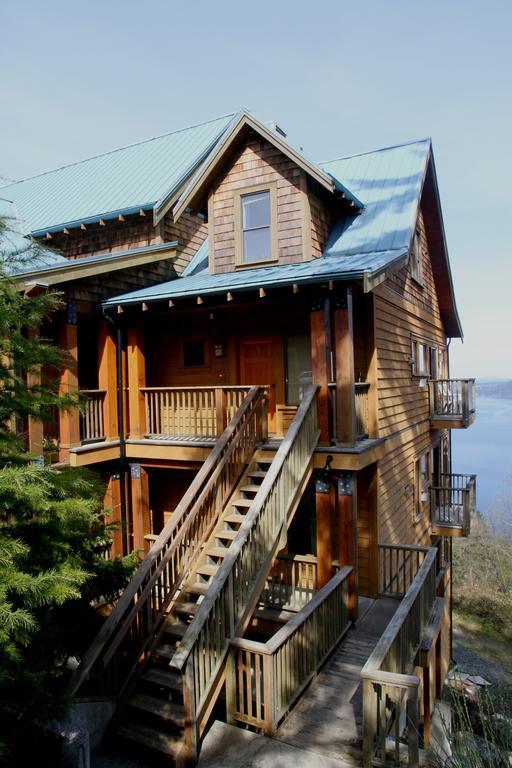 Moon Water Lodge Malahat Ngoại thất bức ảnh